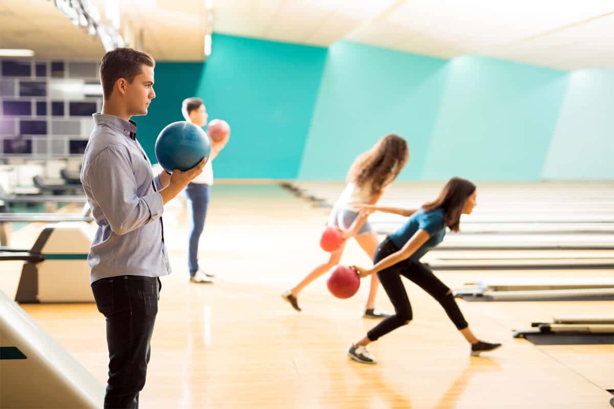 Wie Lange Dauert Ein Bowling Spiel Mit 4 Personen bowlingspieler.com